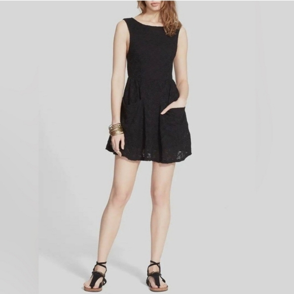 Free People Lace Poppy Cut Out Little Black Dress with Pockets (Size Large) - Picture 4 of 9
